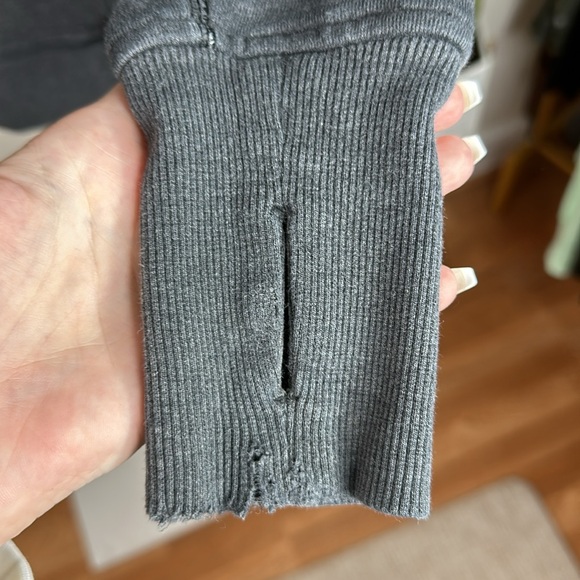 63. Flawed Lululemon Scuba Hoodie II
Heathered Dark Grey / Black - Picture 12 of 14